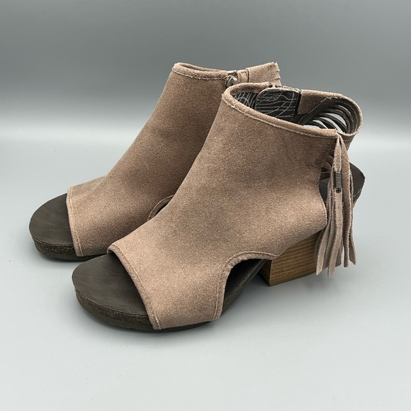 OTBT Free Spirit Sandal - NWOB Size 8 - Picture 3 of 3